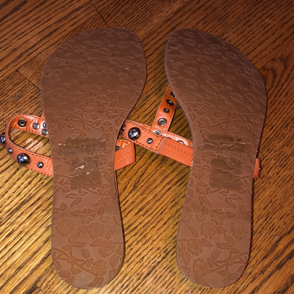 N.Y.L.A. Sandals - Picture 3 of 5